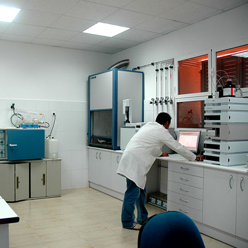 Laboratorium van Valderrama in Spanje - Hier worden verschillende kwaliteitstesten gedaan